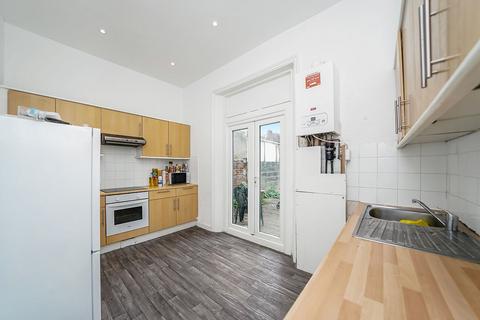 104c Aldborough Road South, Ilford, IG3 8EY