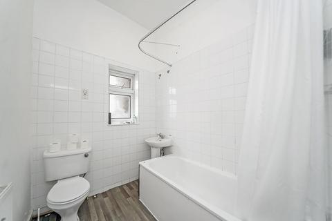 104c Aldborough Road South, Ilford, IG3 8EY