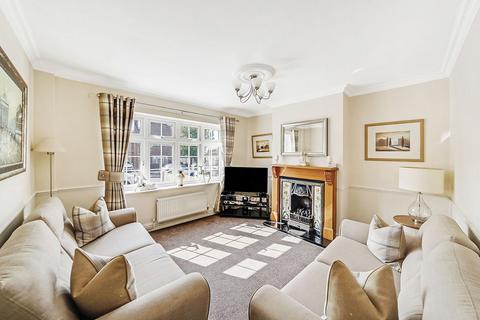 28 Clitheroe Road, Romford, RM5 2SL