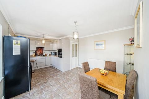28 Clitheroe Road, Romford, RM5 2SL
