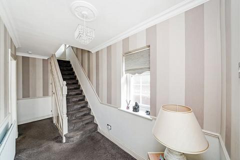 28 Clitheroe Road, Romford, RM5 2SL