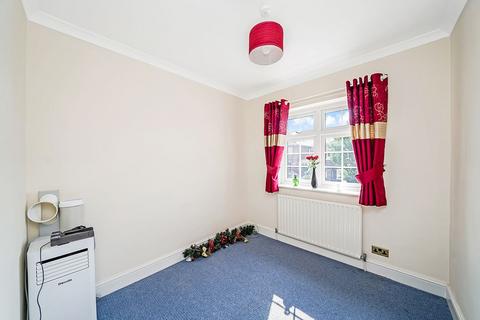 28 Clitheroe Road, Romford, RM5 2SL