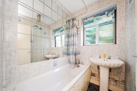 24 Princes Park, Rainham, RM13 7EA