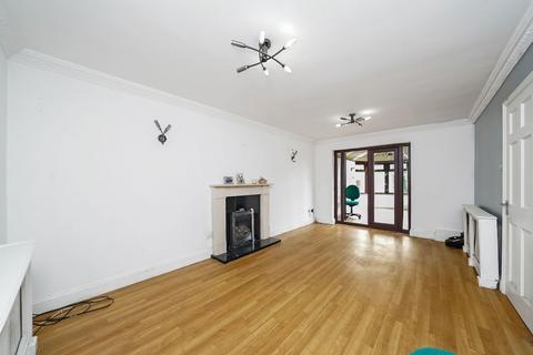 51 Tindall Close, Romford, RM3 0PB