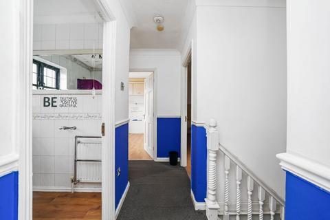 51 Tindall Close, Romford, RM3 0PB