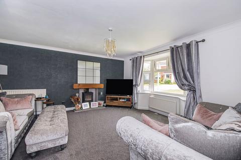 55 Oaklands Drive, Willerby, Hull, HU10 6BJ