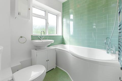 18 Bush Close, Comberton, Cambridge, CB23 7EG