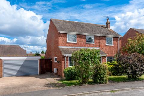 4 bedroom detached house for sale, St. Michaels Close, Ufton, Warwickshire CV33 9PA