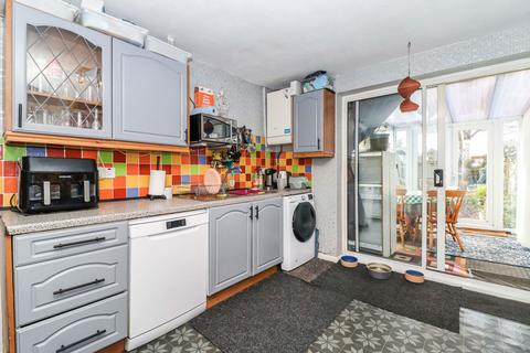 3 bedroom semi-detached house for sale, Hill Farm Road, Chesham HP5