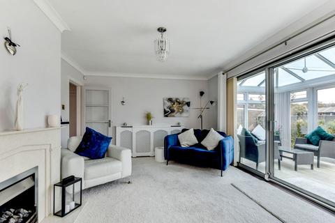 8 Central Avenue, Worthing, BN14 0DR