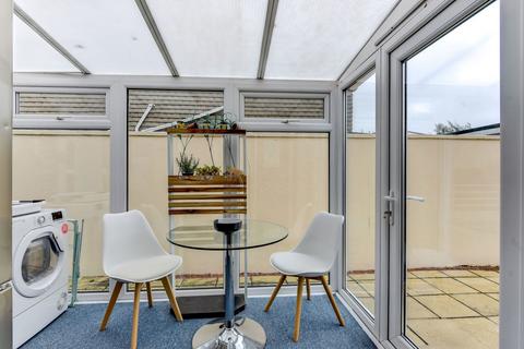 8 Central Avenue, Worthing, BN14 0DR