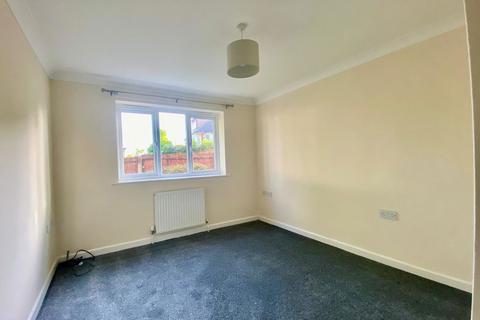 2 bedroom ground floor flat for sale, Lake Road, Poole BH15