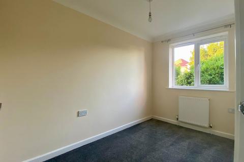 2 bedroom ground floor flat for sale, Lake Road, Poole BH15