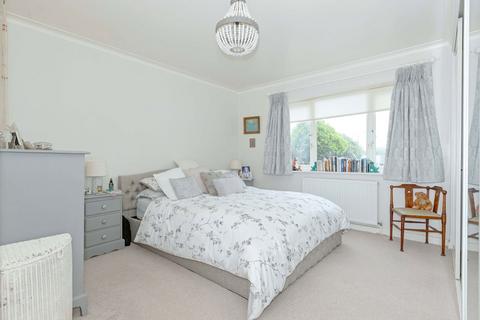 3 bedroom flat for sale, Marine Crescent, Worthing BN12