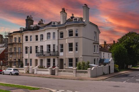 5 bedroom end of terrace house for sale, Granville Road, Littlehampton BN17