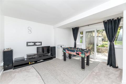 81 Cottingley Cliffe Road, Bingley, BD16 1UP
