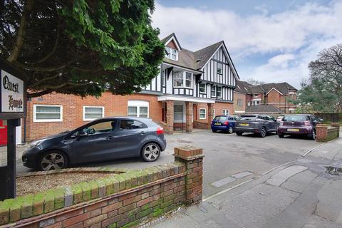 Flat 12, Quest House, 12 Charminster Road, Bournemouth, BH8 8SJ
