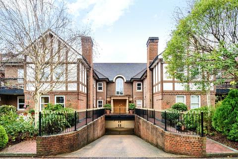 3 bedroom flat for sale, Tudor Grange, 83 Oatlands Drive, Weybridge, KT13