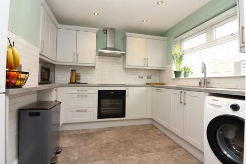 10 Cherrydown West, Basildon, SS16 5AT