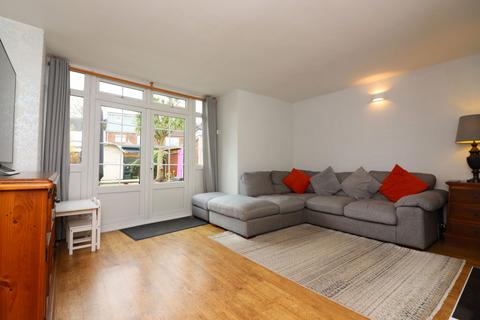 10 Cherrydown West, Basildon, SS16 5AT