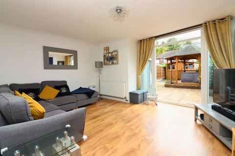 8 Cherrydown West, Basildon, SS16 5AT