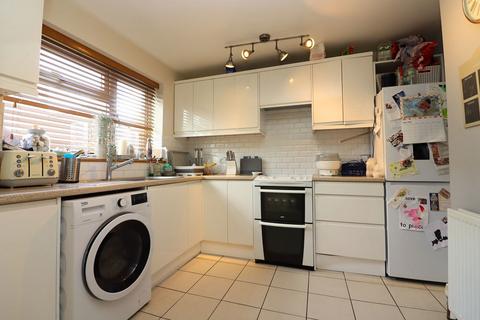 8 Cherrydown West, Basildon, SS16 5AT