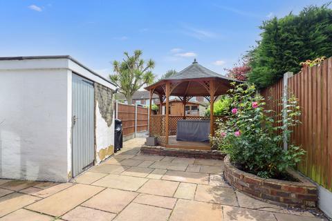 8 Cherrydown West, Basildon, SS16 5AT