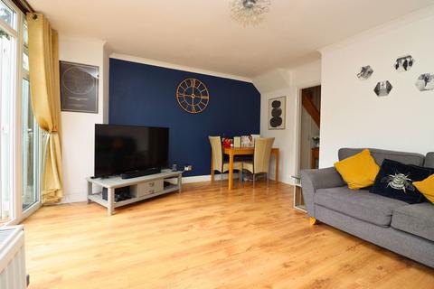 8 Cherrydown West, Basildon, SS16 5AT
