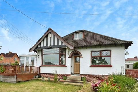 2 bedroom detached bungalow for sale, St. Ladoc Road, Bristol BS31