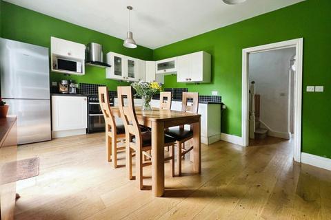 27 Avondale Road, Bath, BA1 3EG