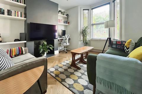27 Avondale Road, Bath, BA1 3EG