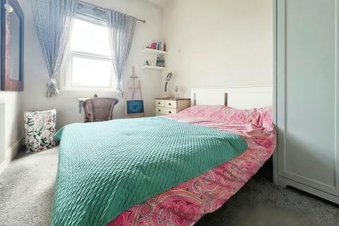 27 Avondale Road, Bath, BA1 3EG