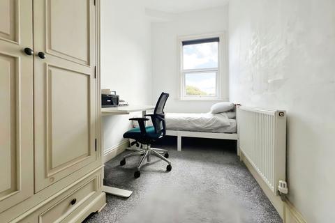 27 Avondale Road, Bath, BA1 3EG