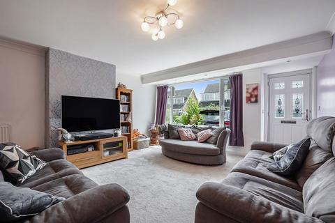 52 Weavers Way, Ashford, TN23 5DZ