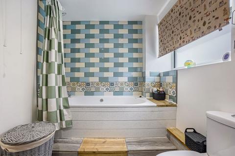 52 Weavers Way, Ashford, TN23 5DZ