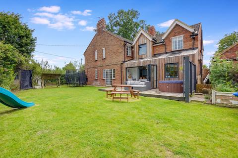 Coronation Villa Bethersden Road, Smarden, Ashford, TN27 8QT