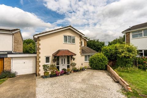 3 Cotswold Close, Ashford, TN24 8HT