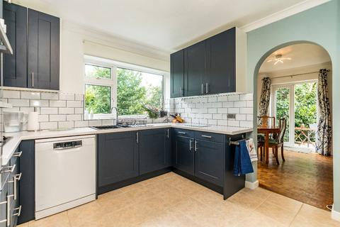 3 Cotswold Close, Ashford, TN24 8HT