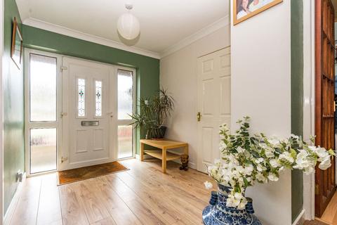 3 Cotswold Close, Ashford, TN24 8HT