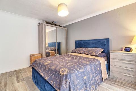 24 Maple Way, Burnham-on-crouch, CM0 8DE