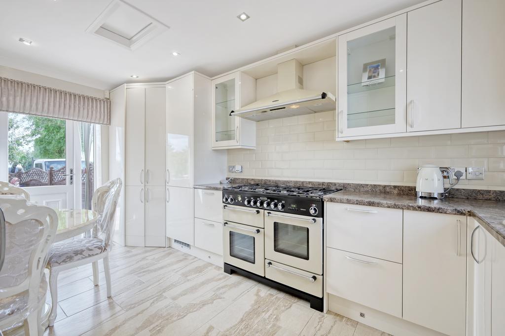Kitchen/Dining Area