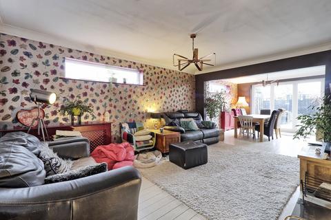 99 Basin Road, Heybridge Basin, Maldon, CM9 4RP