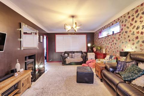 99 Basin Road, Heybridge Basin, Maldon, CM9 4RP
