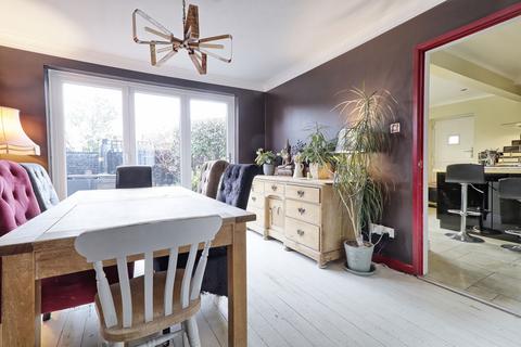 99 Basin Road, Heybridge Basin, Maldon, CM9 4RP