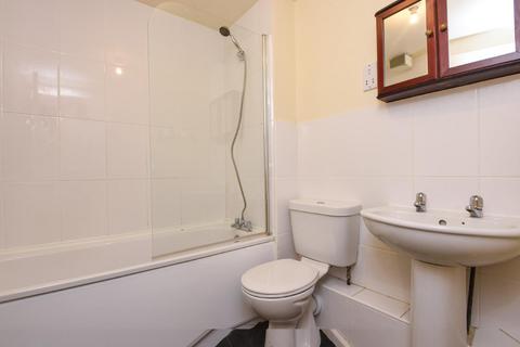 Flat 4, 2 Highfield Close, Hither Green, London, SE13 6UJ