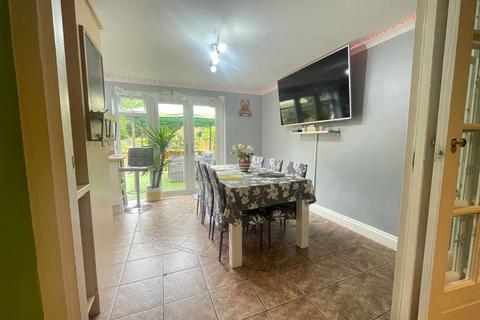 30 Colbert Drive, Leicester, LE3 2JB