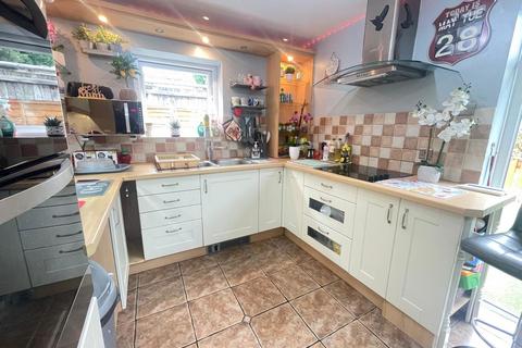 30 Colbert Drive, Leicester, LE3 2JB