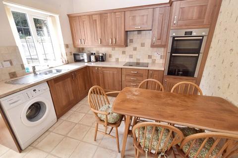 3 bedroom semi-detached house for sale, Armley Grange Drive, Leeds, West Yorkshire