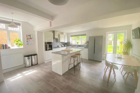 24 Howard Road, Glen Parva, Leicester, LE2 9JG