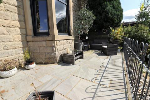 4 bedroom end of terrace house for sale, Manchester Road, Barnoldswick, BB18